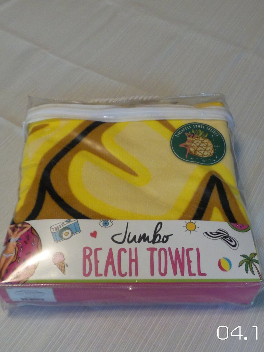 NWT JUMBO Pineapple Beach Towel 15"x 66"
